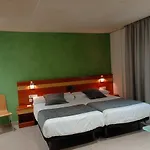 鸢尾花酒店 3* 格拉诺列尔斯