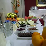 Iris Hotel 3*