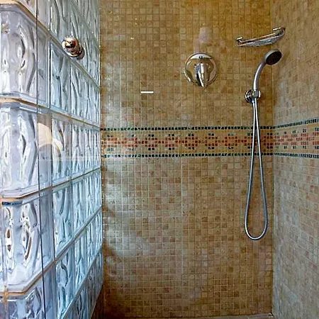 Hotel Iris