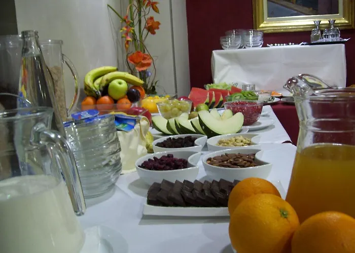 Iris Hotell 3*
